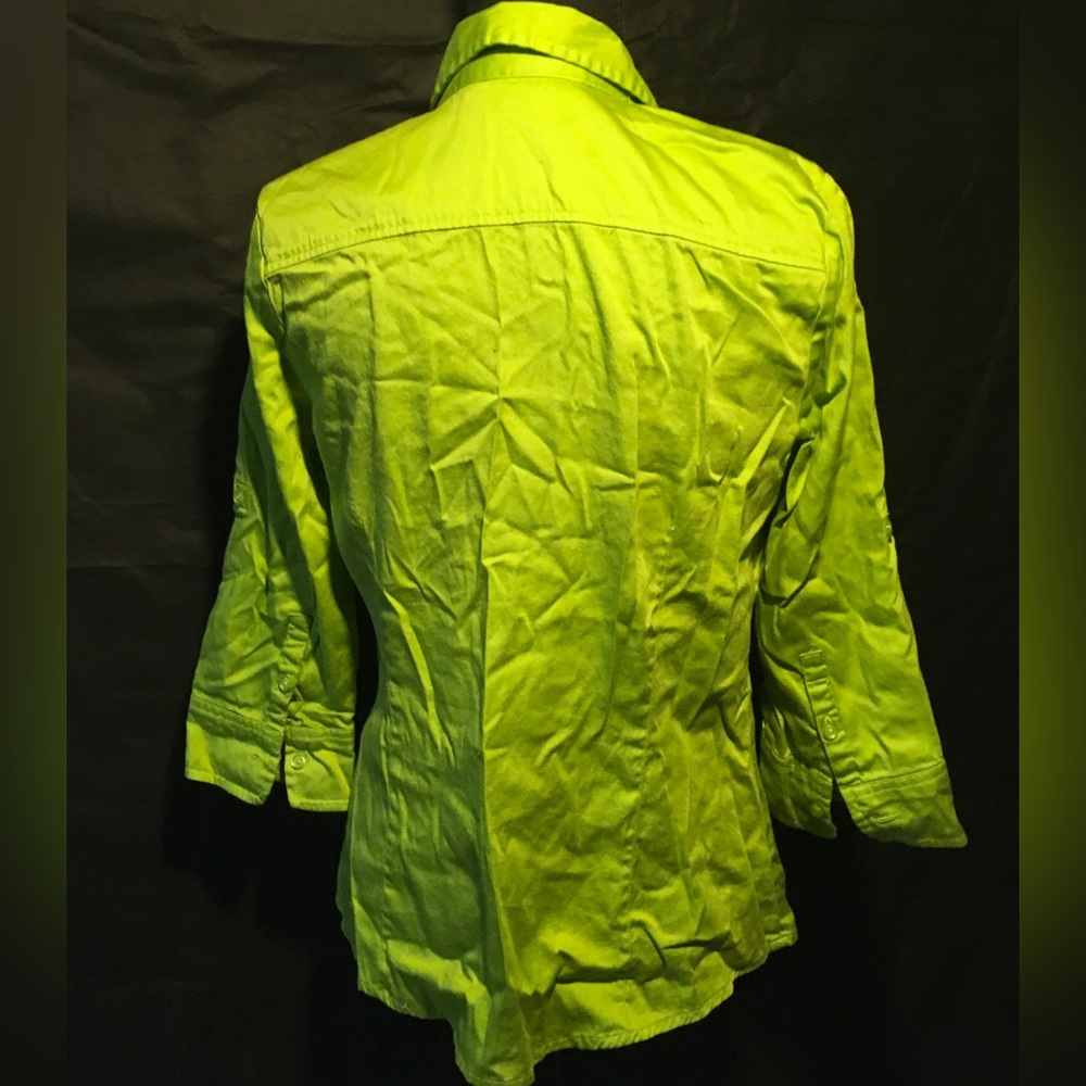 Bright Green 3/4 sleeve blouse - Picture 4 of 4